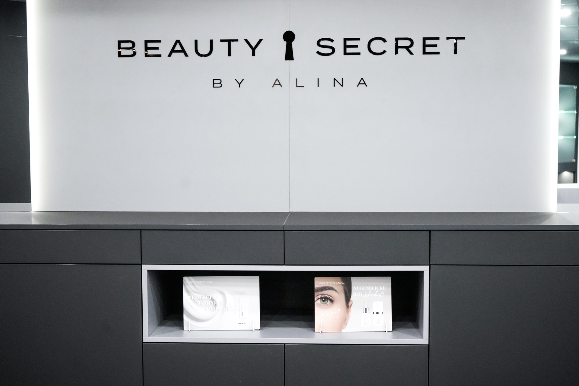 Empfang mit Beauty-Secret-Logo